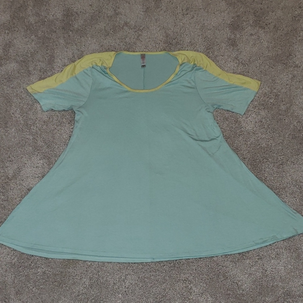LuLaRoe Perfect T